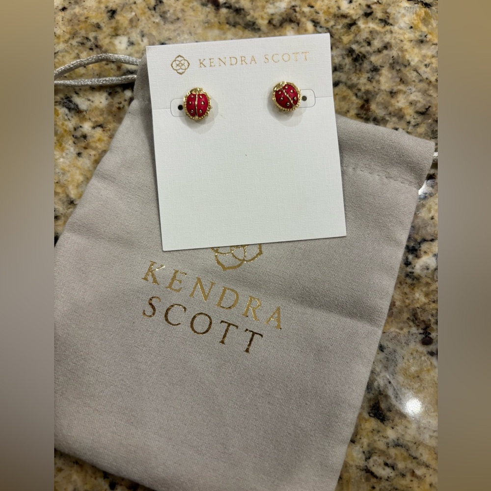 Kendra Scott Ladybug earrings NWT 🐞 - Picture 2 of 3